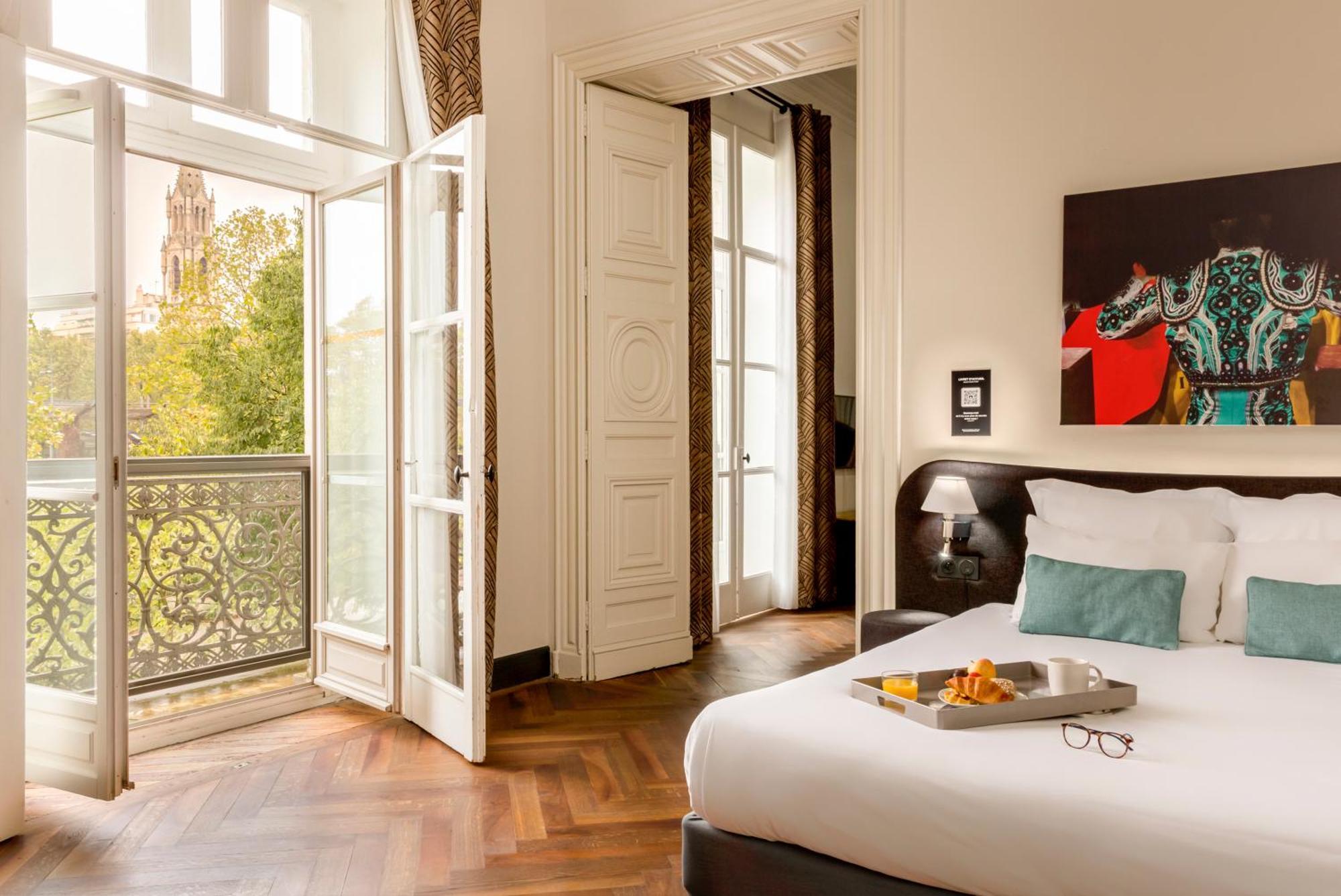 Superior One-Bedroom Apartment