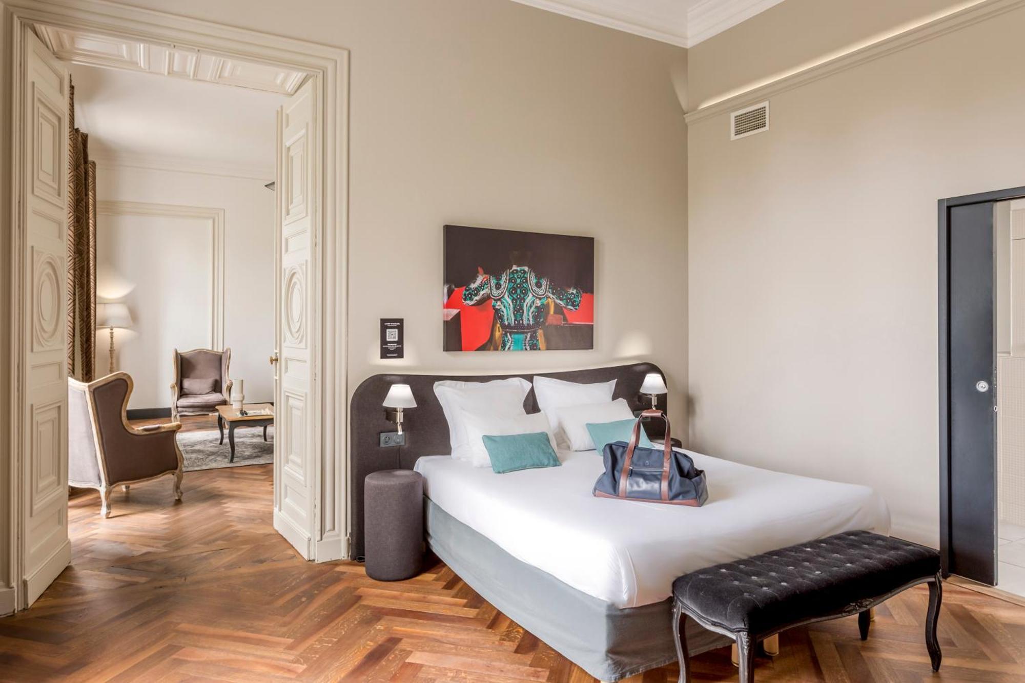 Superior One-Bedroom Apartment